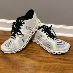 On Cloud X Running Shoe Womens 9